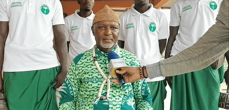 Entretien avec Sa Majesté Eugène Titi Mbella, Chef du village de Bonampacko (Mangamba)