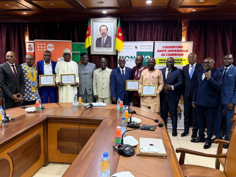 Formation des sages-femmes : Des certificats d’accréditation reçus par cinq écoles au cours d’une cérémonie à Yaoundé